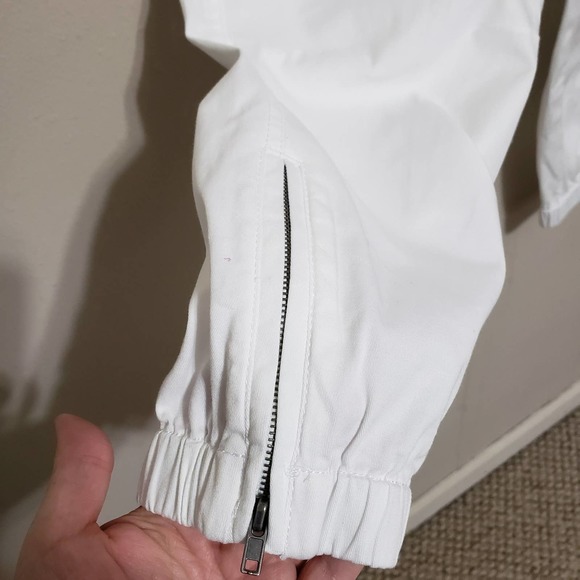 Lisa Rinna Collection Colored Cuffed Capri Pants 2 - Picture 9 of 10